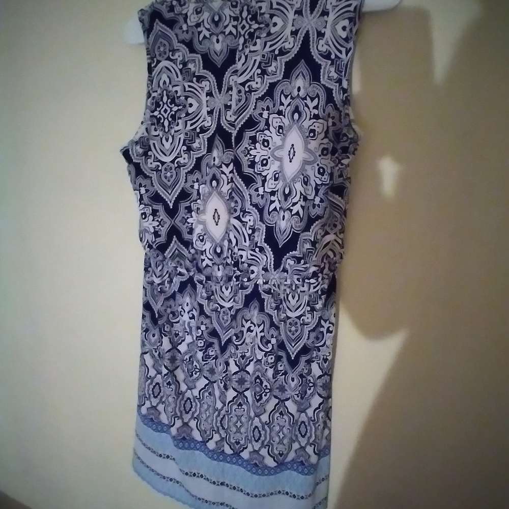 Dress - Picture 2 of 3
